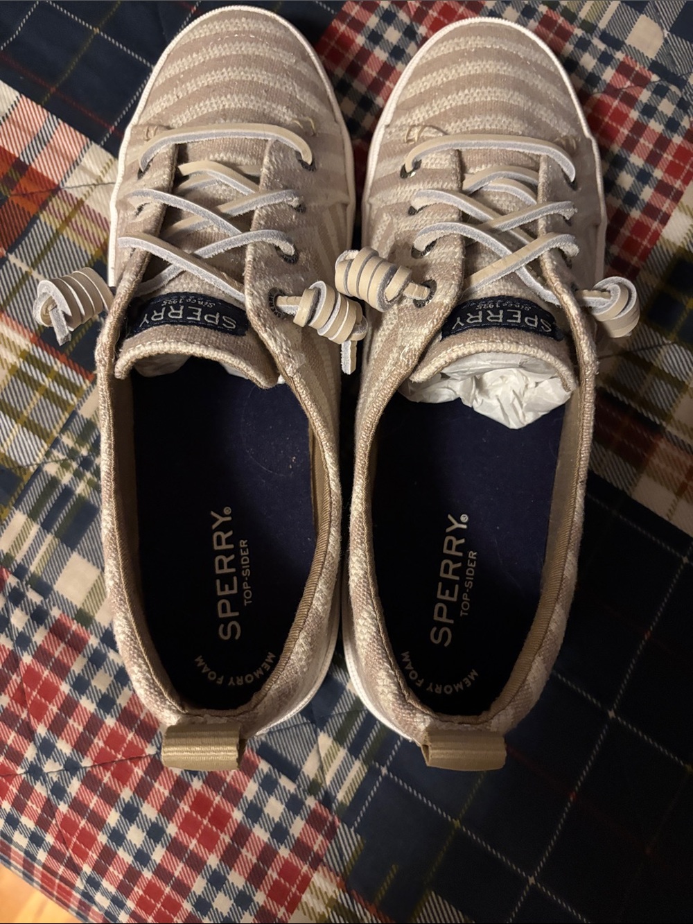 Sperry Metallic Striped Low-Top Sneakers in Beige and White - Picture 2 of 6